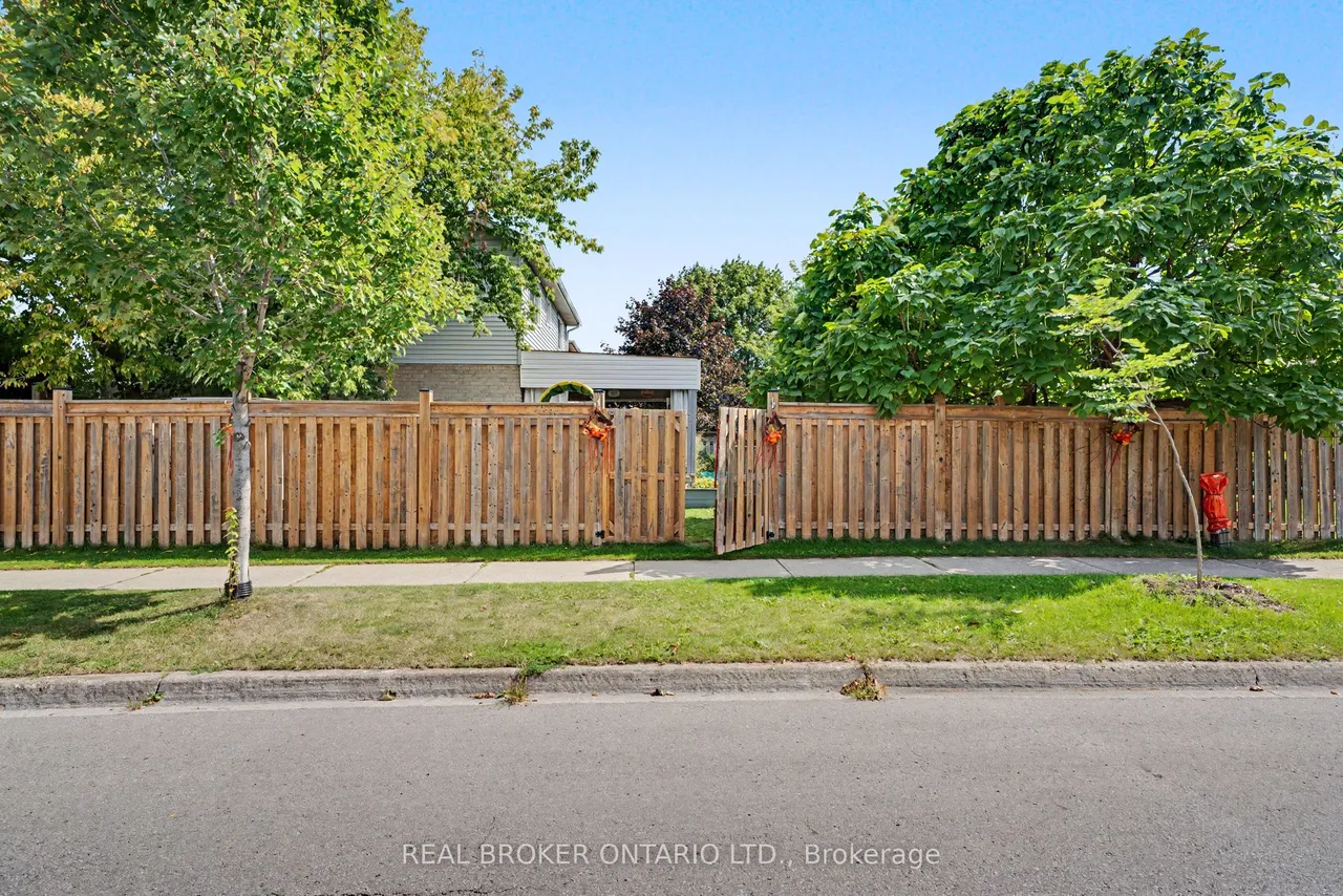 3260 Woodcroft Crescent — photo 42