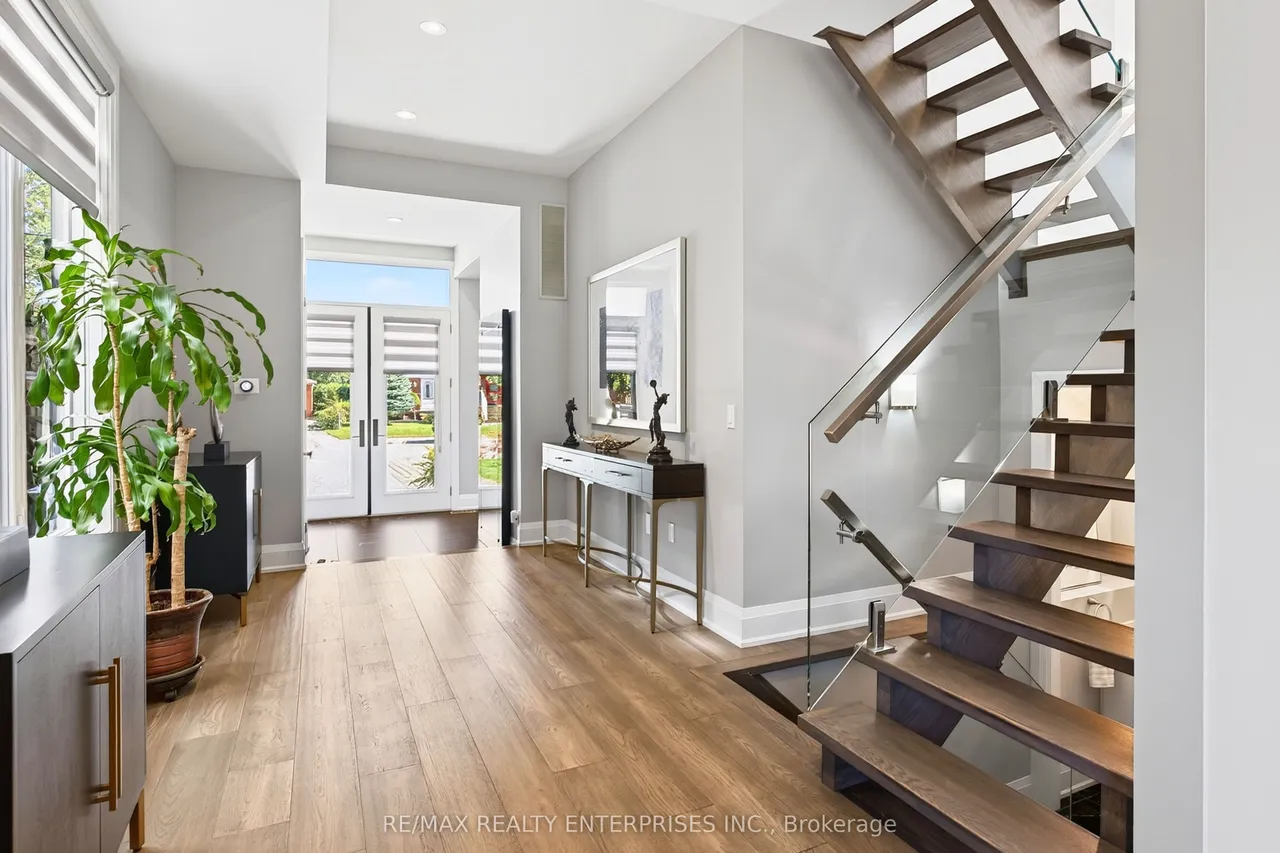 36B Pine Avenue — photo 2