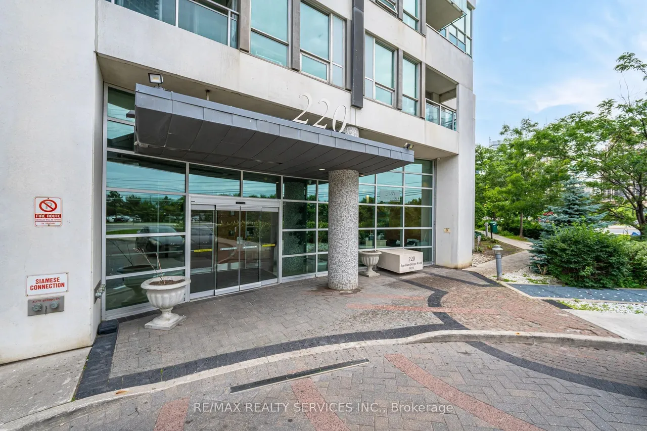 220 Burnhamthorpe Road W — photo 2