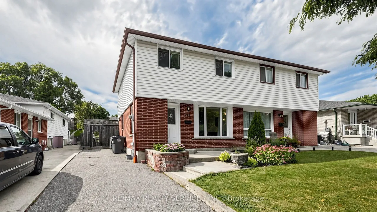 716 Eaglemount Crescent