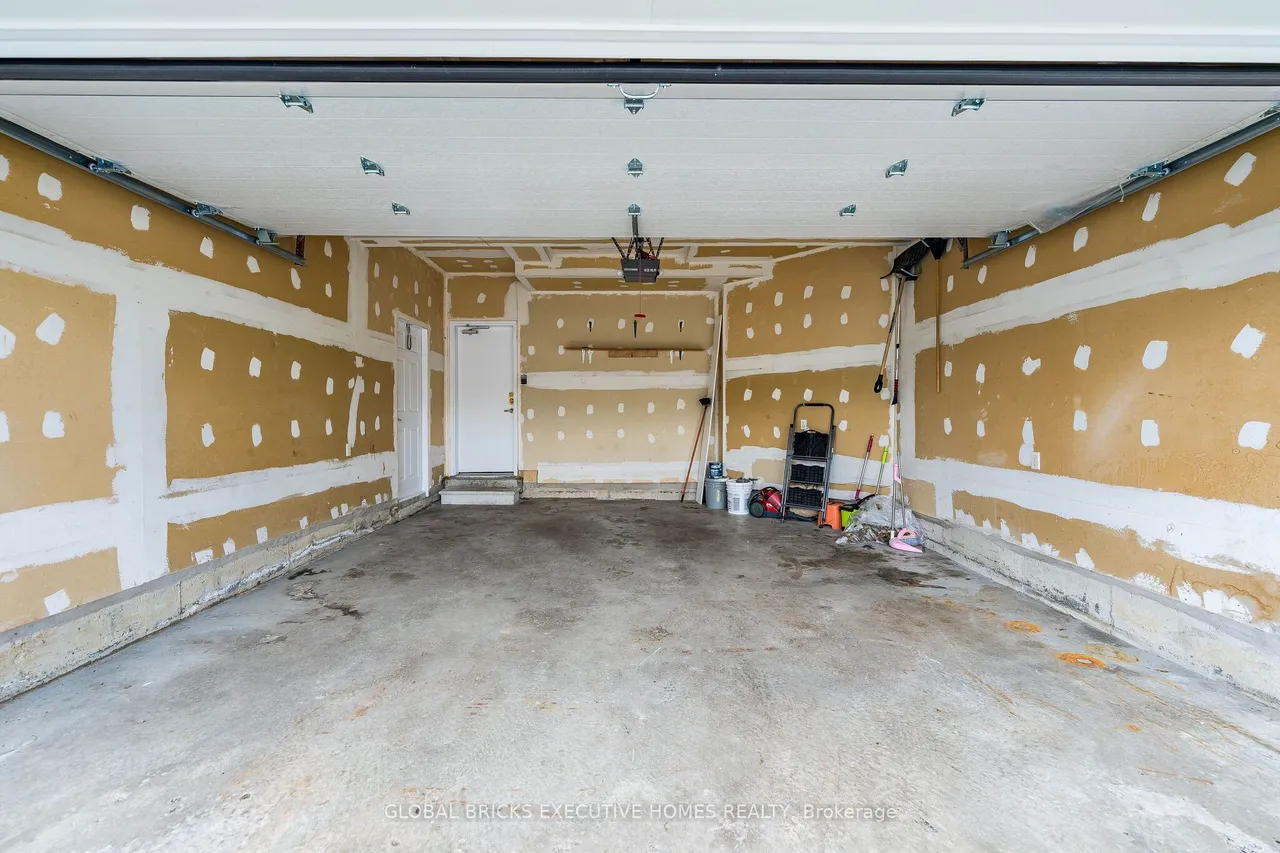6348 Newcombe Drive — photo 38