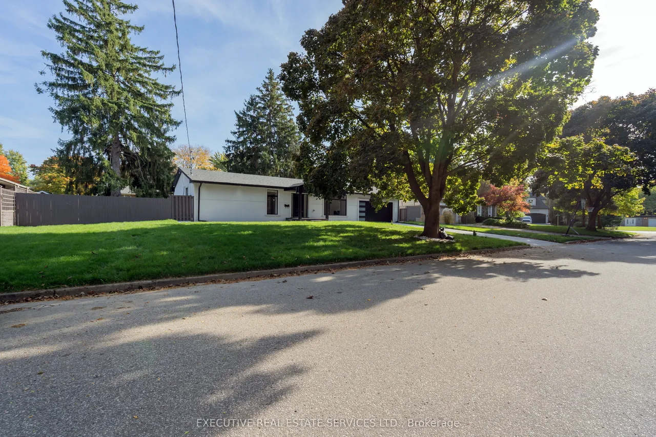 646 Sequin Crescent — photo 3