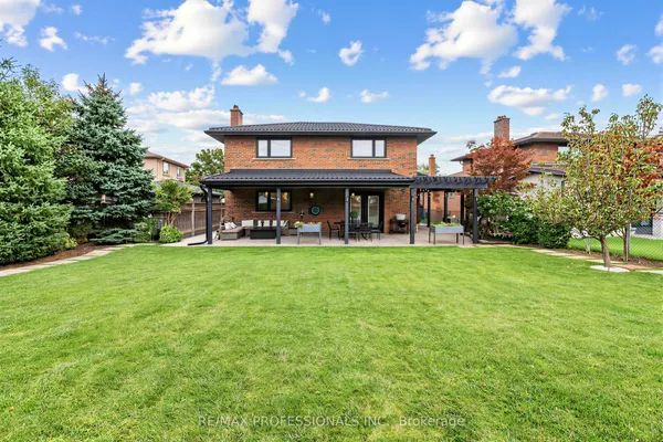 182 Gracefield Avenue
