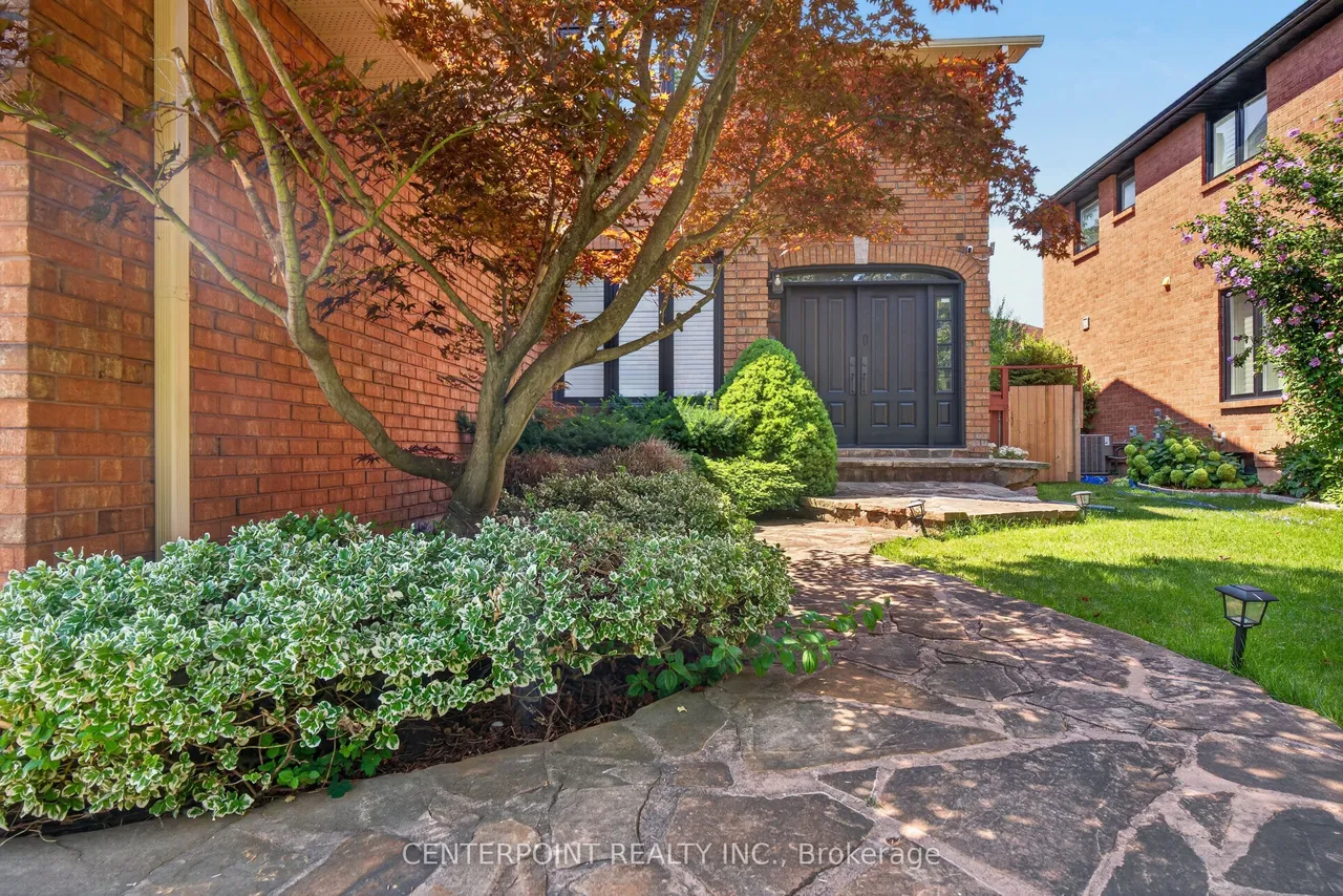 1073 Grandeur Crescent — photo 45