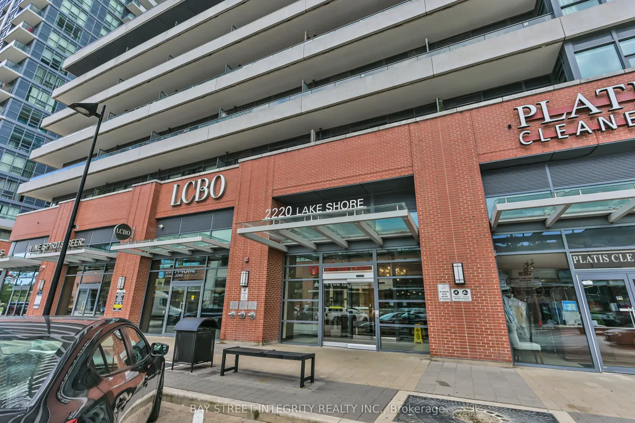 2220 Lakeshore Boulevard W — photo 3