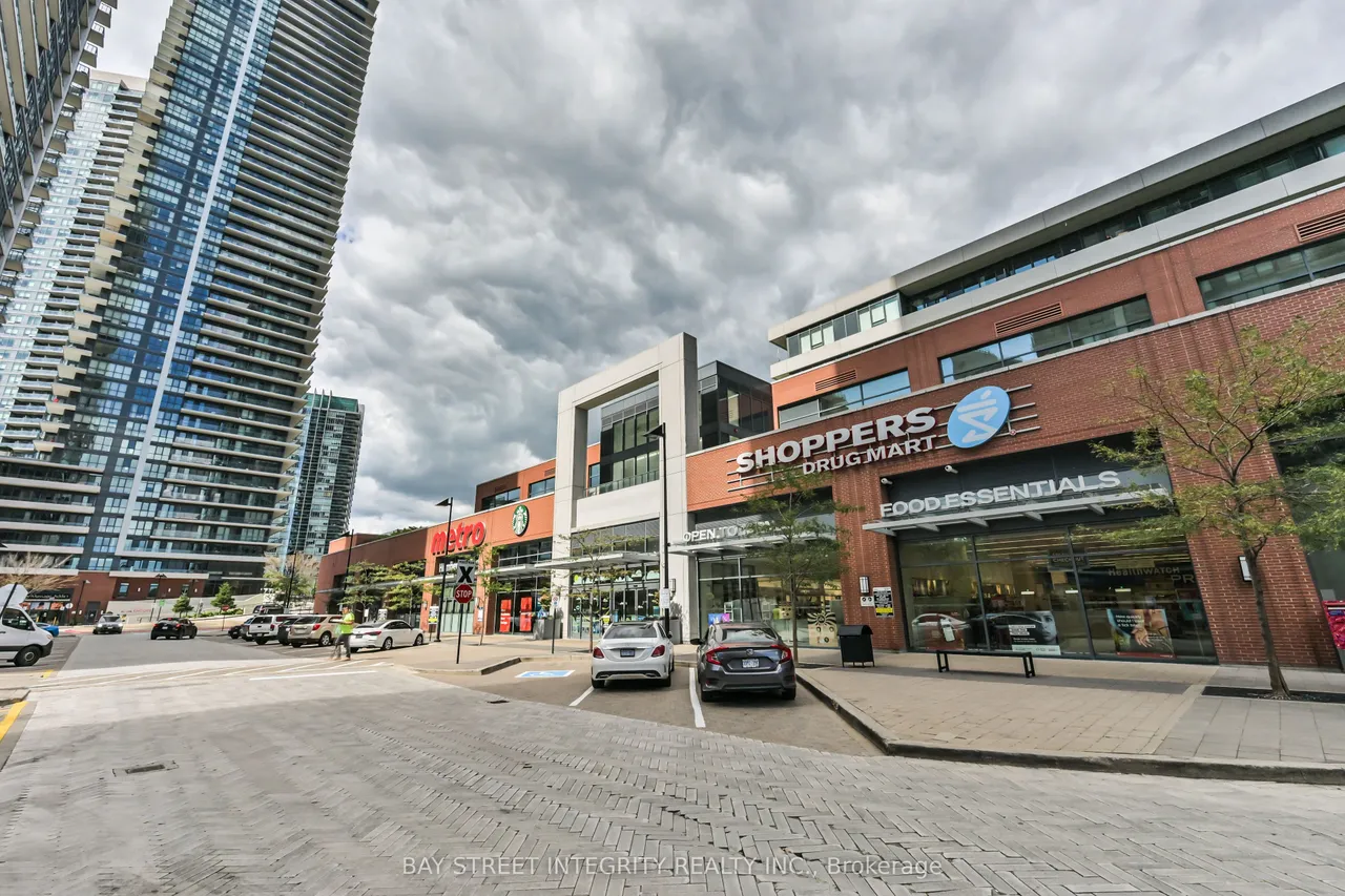 2220 Lakeshore Boulevard W — photo 34