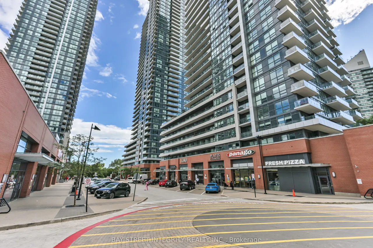 2220 Lakeshore Boulevard W — photo 2