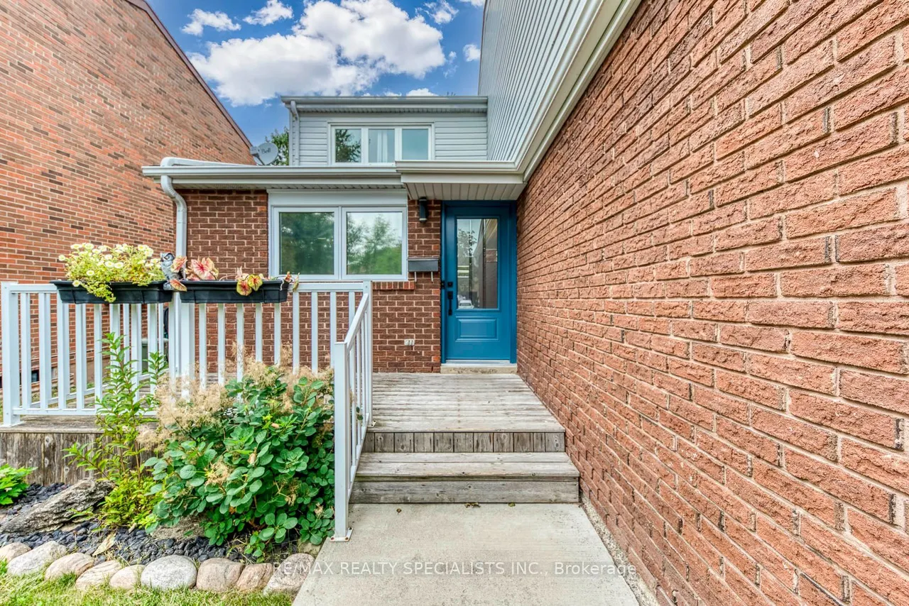 4089 BARBICAN Drive — photo 3