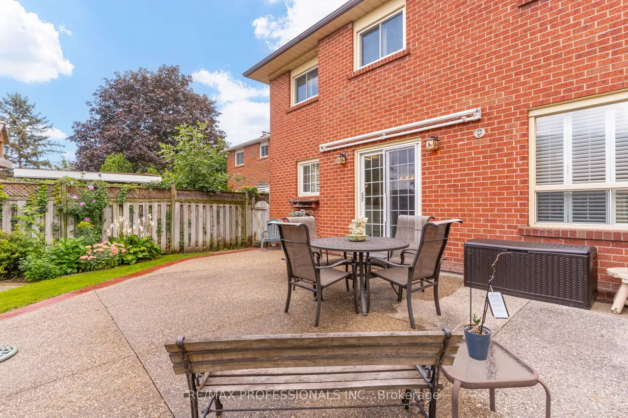 4357 Poltava Crescent — photo 49
