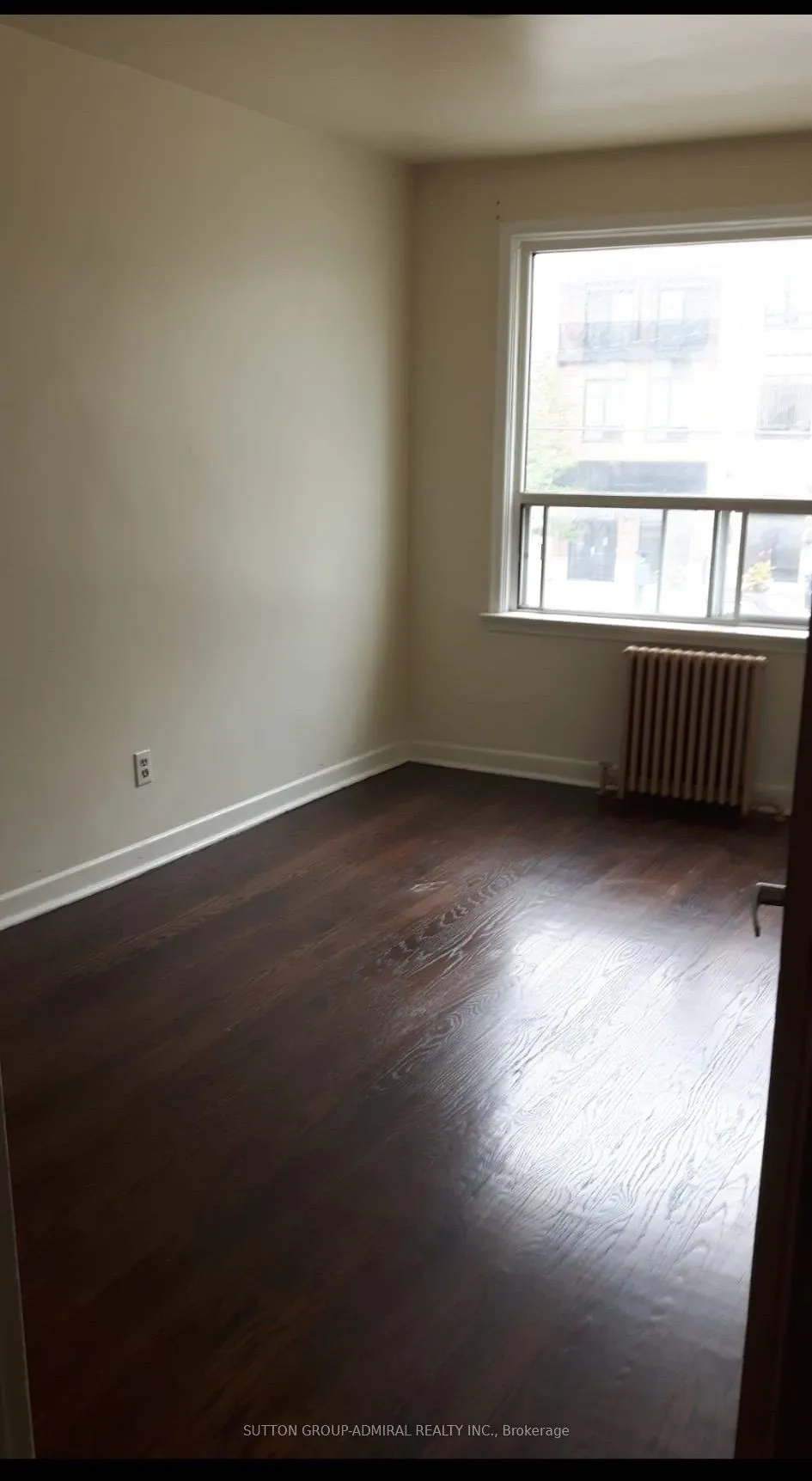 5118 Dundas Street W — photo 16