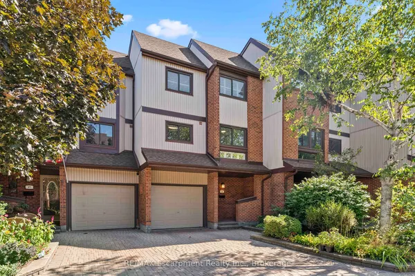 1060 Walden Circle — photo 2