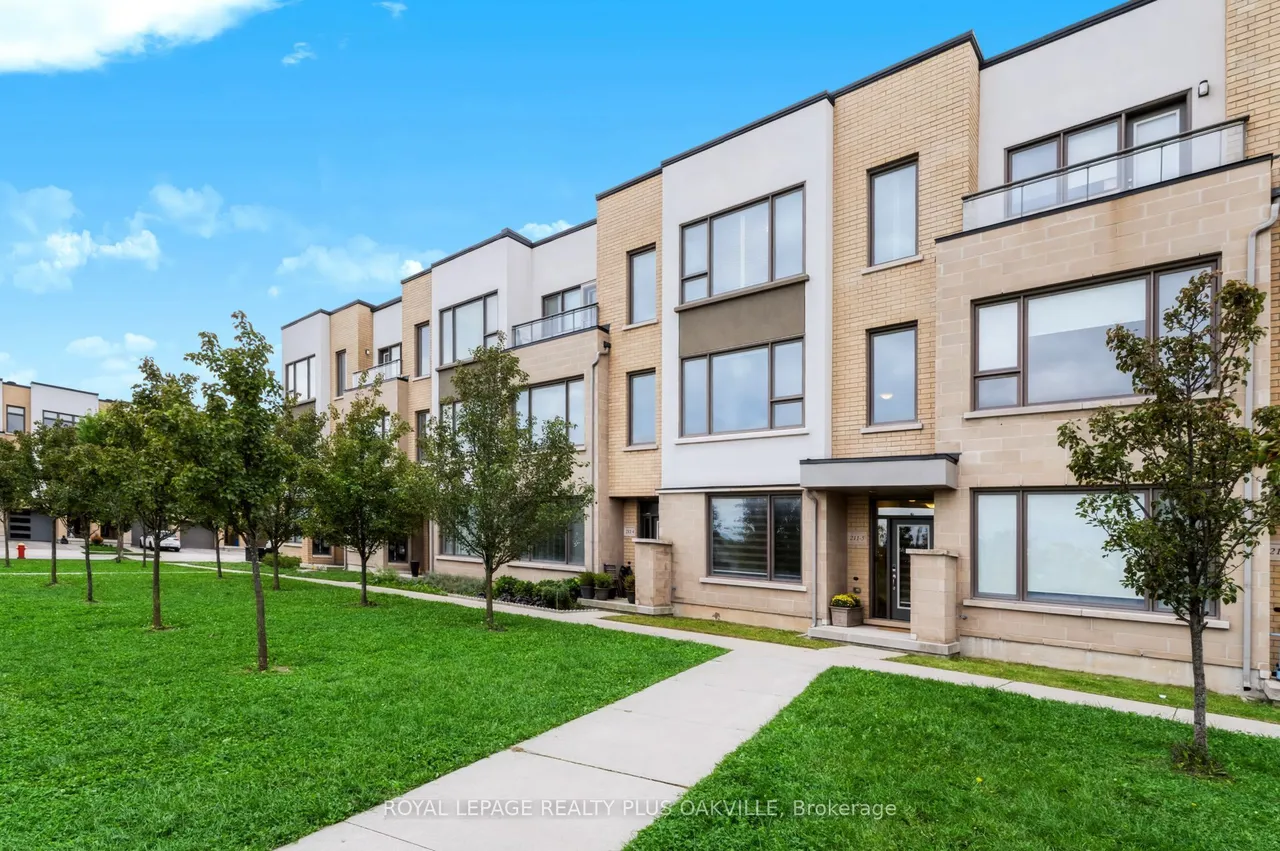 211 Squire Crescent