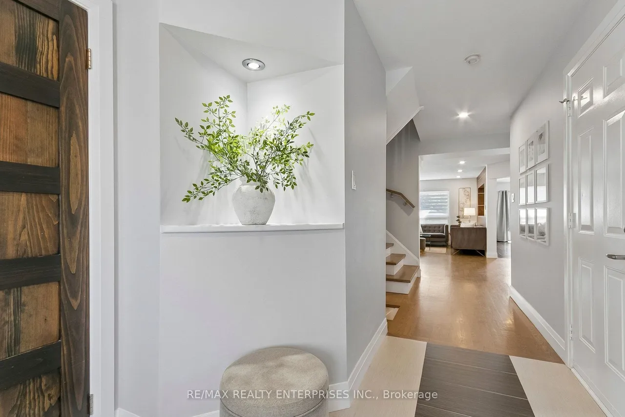1654 Casablanca Circle — photo 3