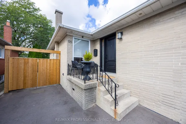 55 Rayside Drive — photo 2