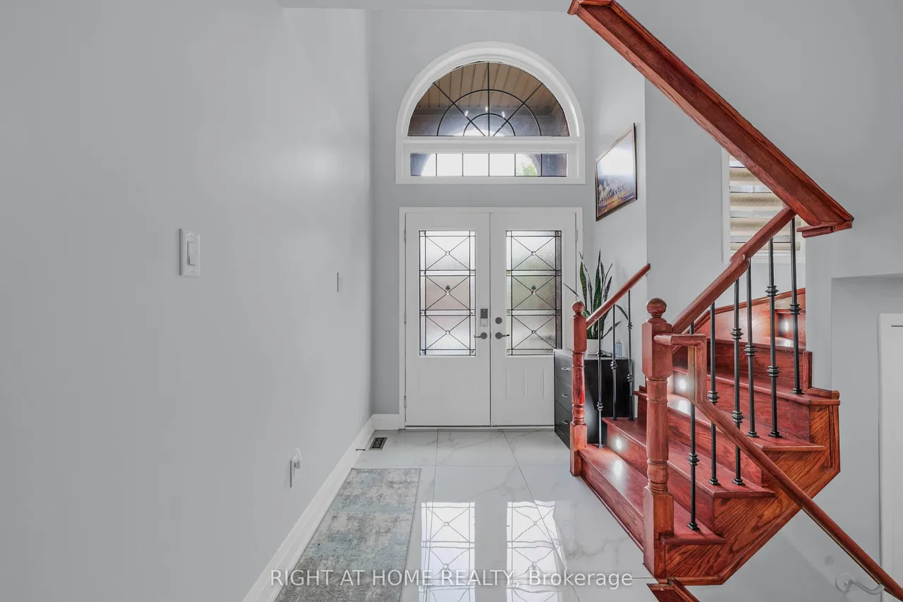 86 Whitehouse Crescent — photo 3