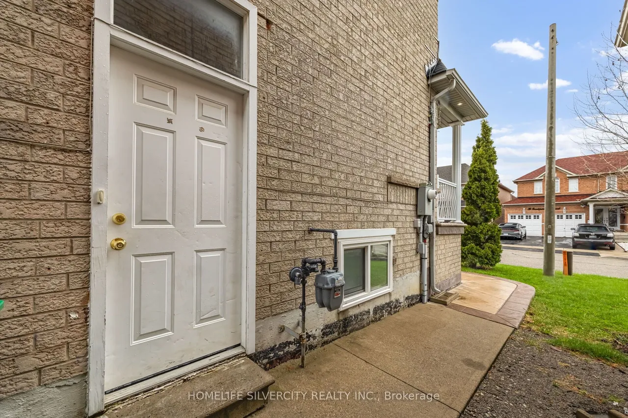 29 Beachpoint Boulevard — photo 50