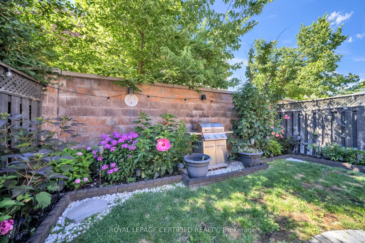 70 Vintage Gate — photo 41