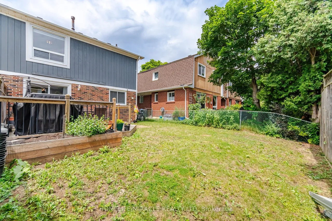113 Fanshawe Drive — photo 47