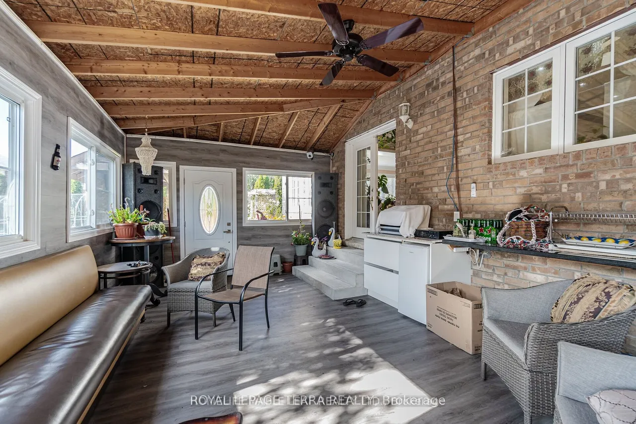14 Sheringham Street — photo 15