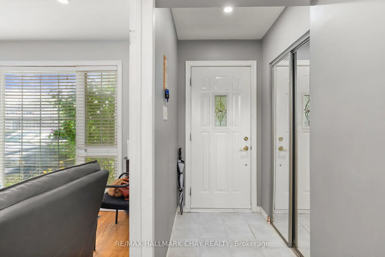 41 Aberdeen Crescent — photo 3
