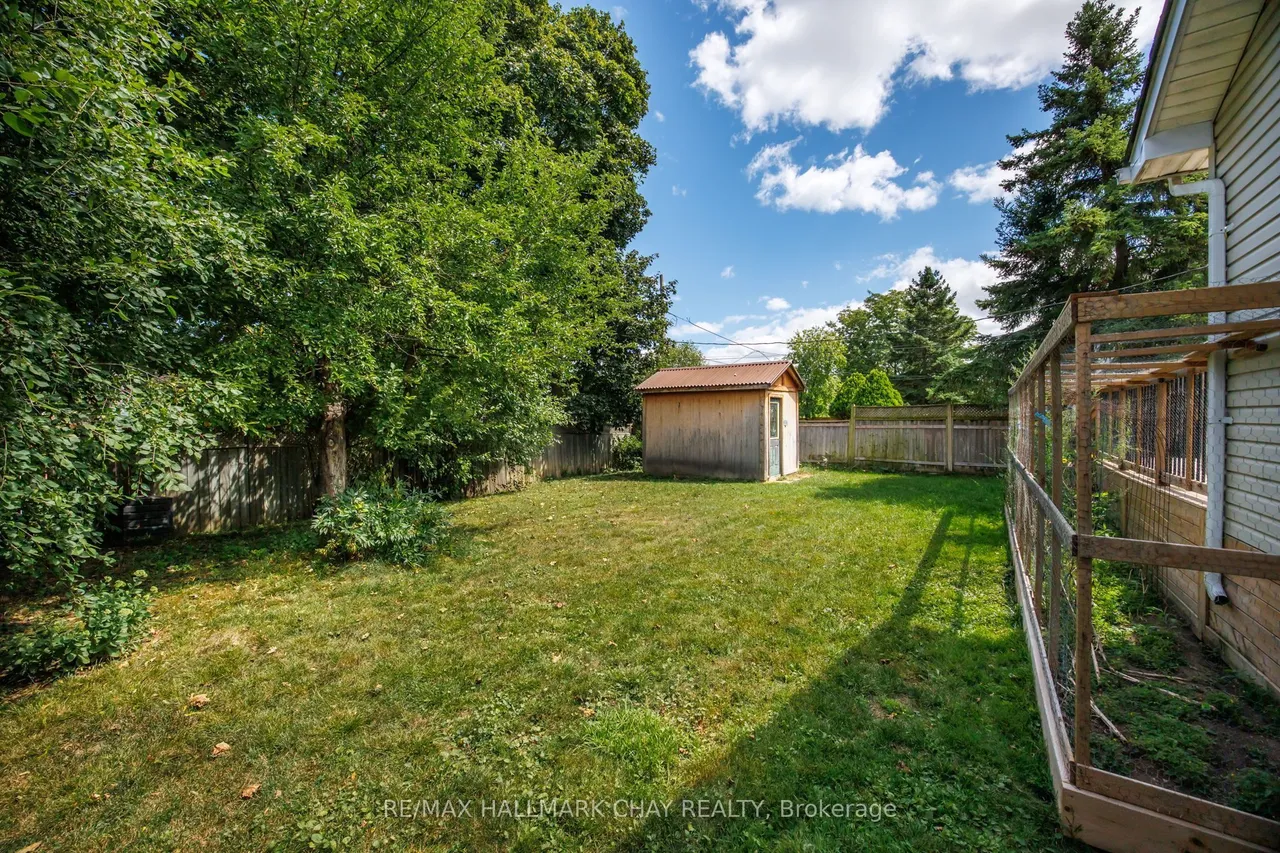 41 Aberdeen Crescent — photo 34