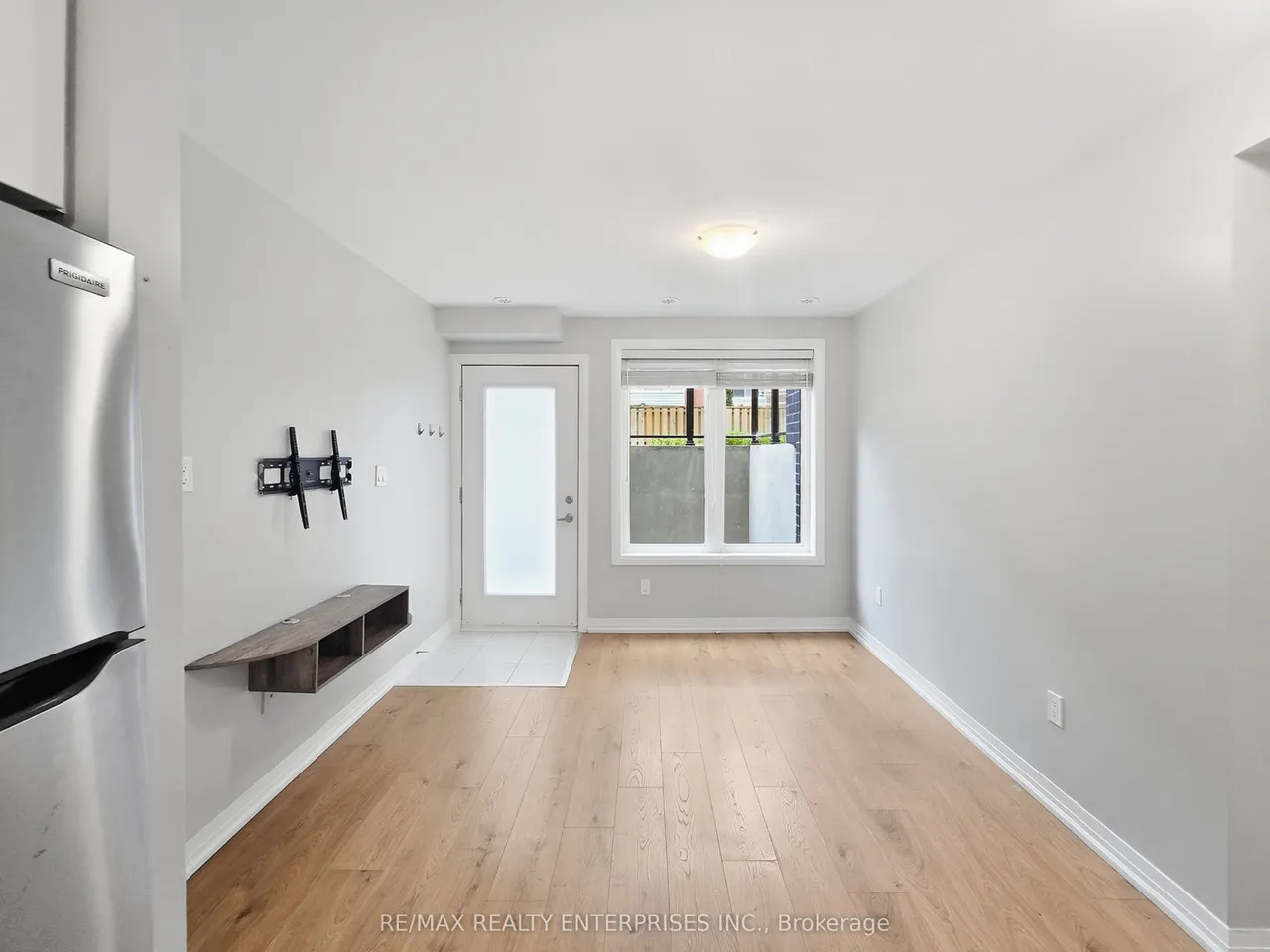 1145 Journeyman Lane — photo 3