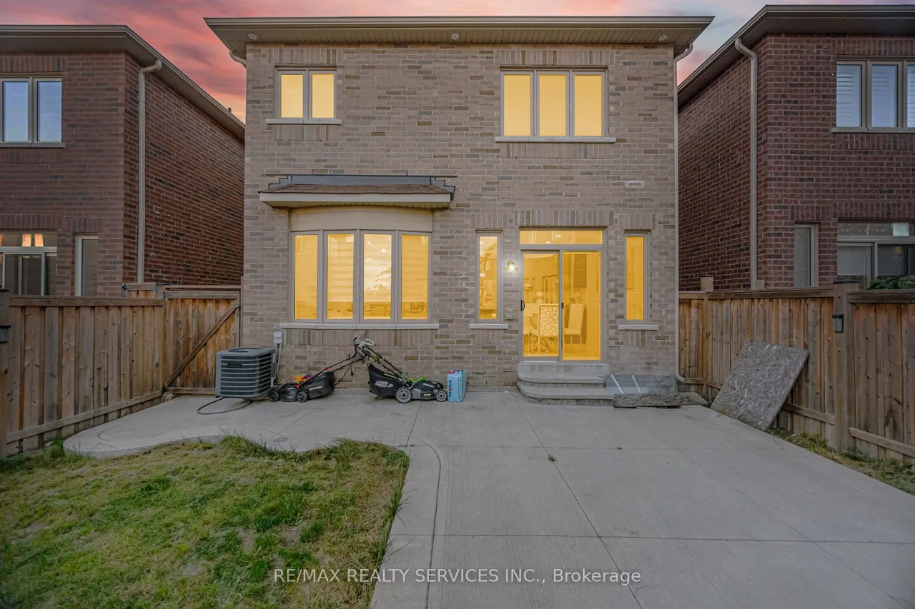279 Remembrance Road — photo 50