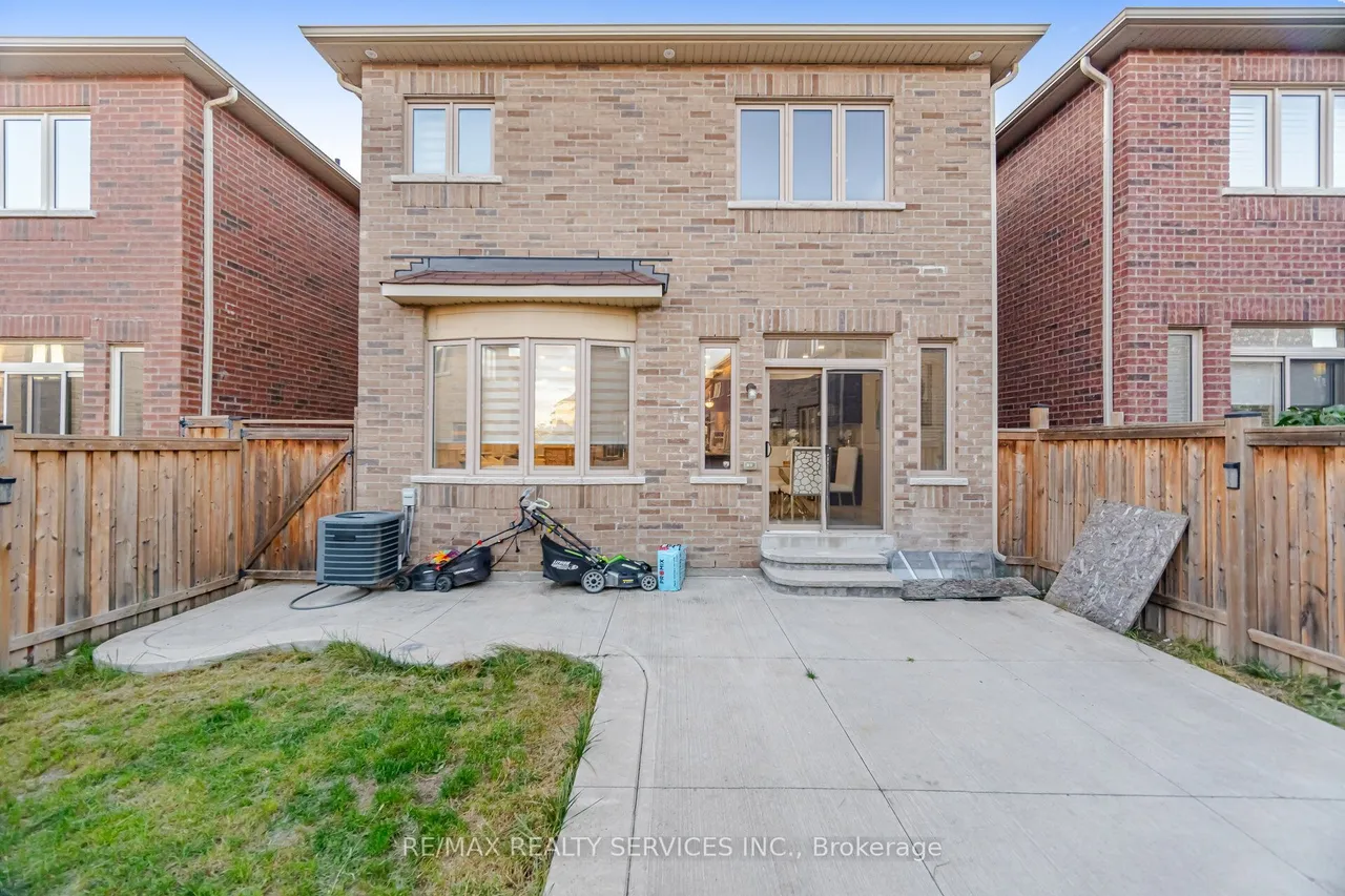 279 Remembrance Road — photo 49