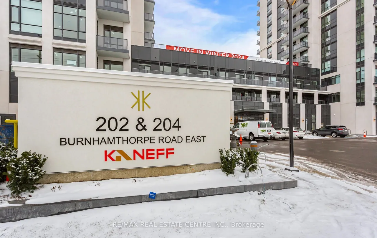 204 Burnhamthorpe Road E — photo 3