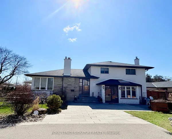 2263 Harcourt Crescent