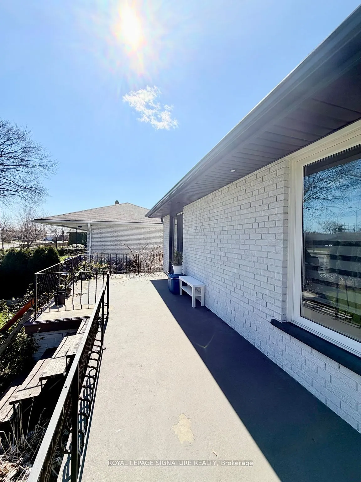 2263 Harcourt Crescent — photo 47