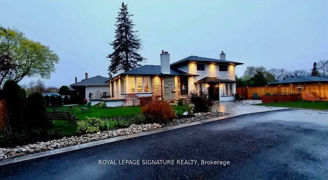 2263 Harcourt Crescent — photo 48