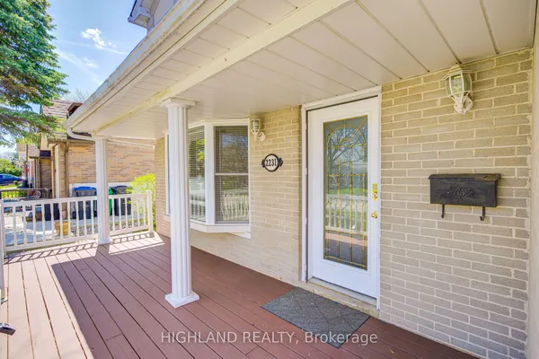 2231 Buttonbush Crescent — photo 2