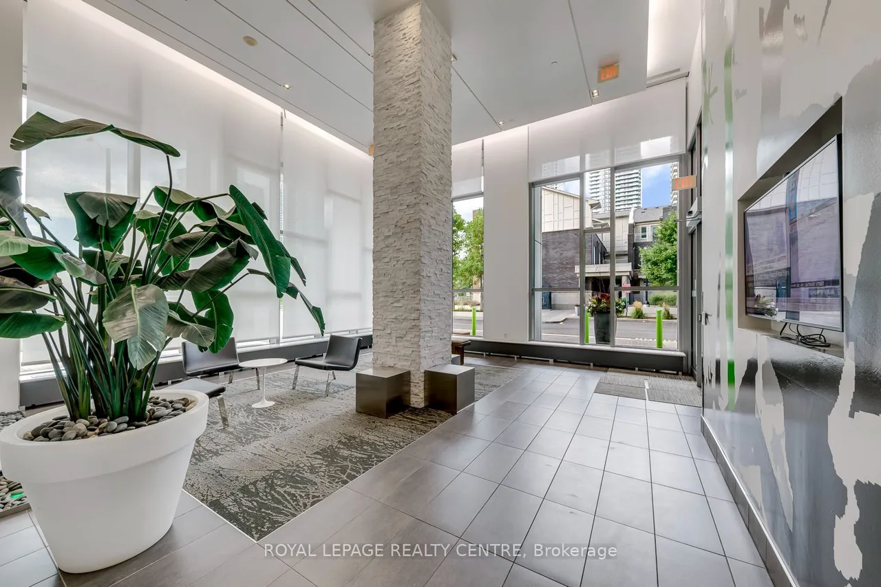 365 Prince Of Wales Drive — photo 3