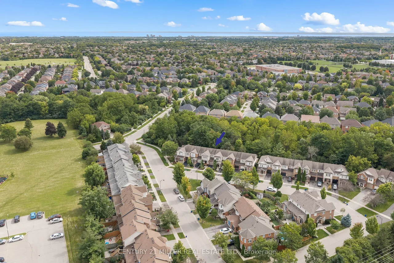 2495 Wooden Hill Circle — photo 2