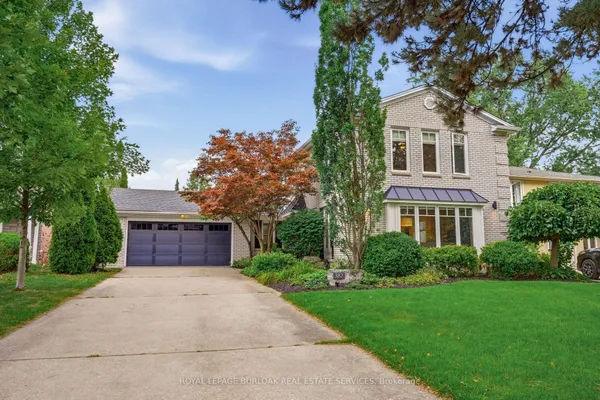 387 Valanna Crescent