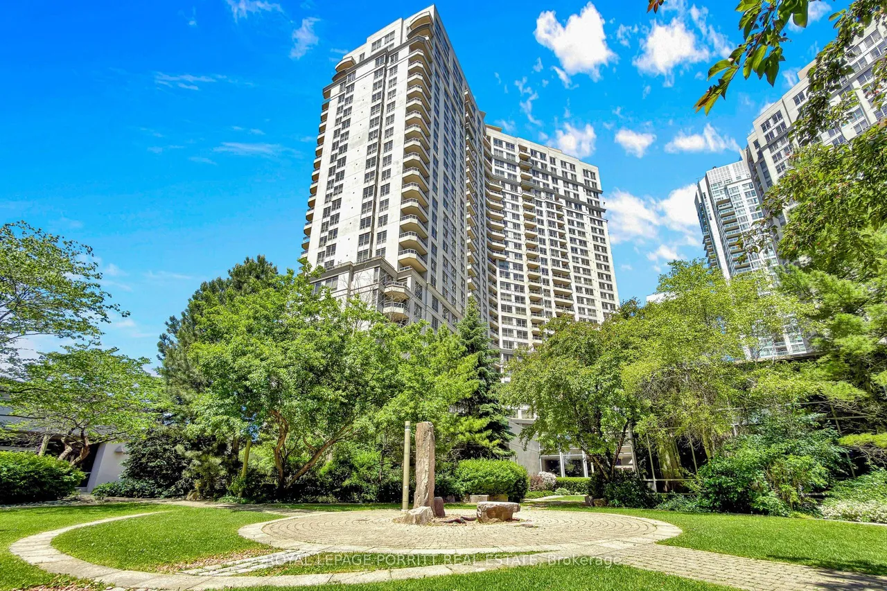 3888 Duke Of York Boulevard — photo 46