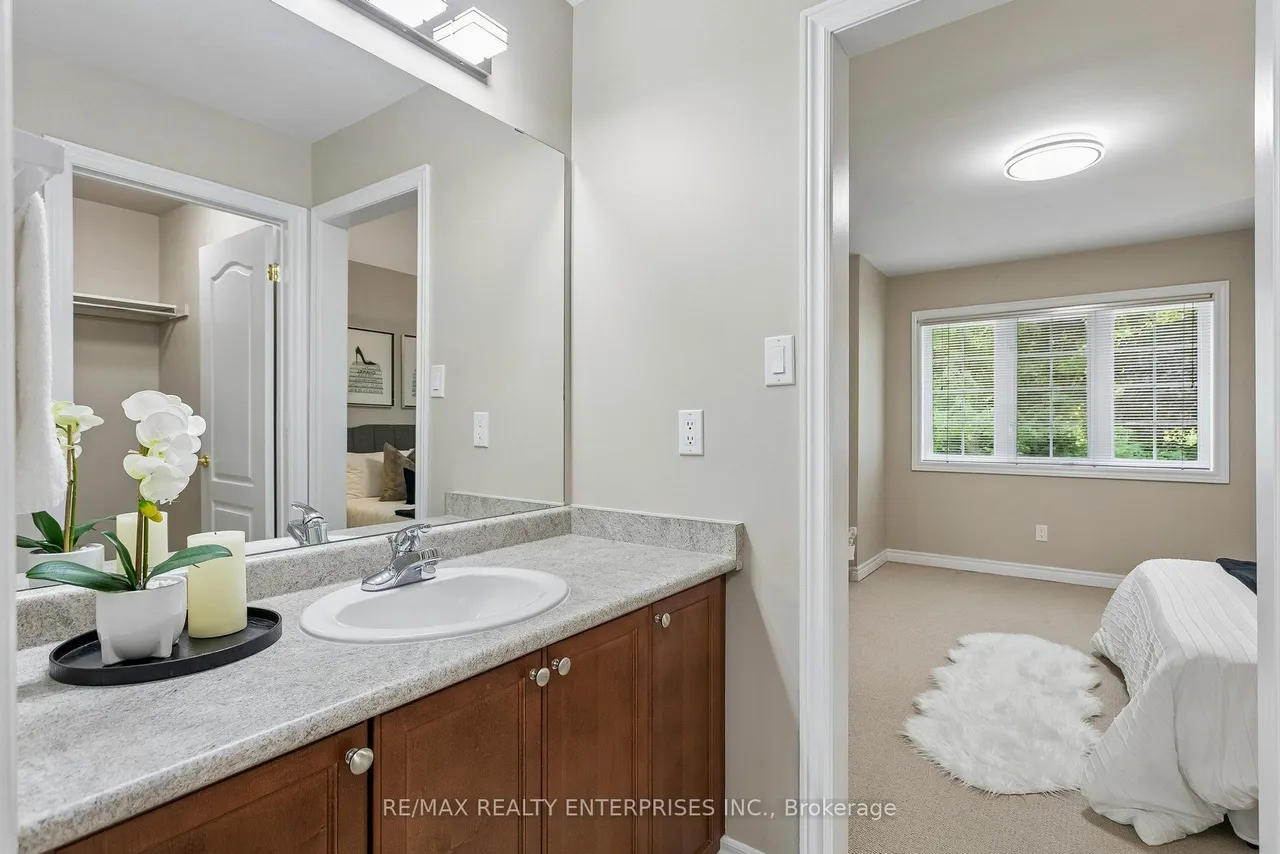1633 Northmount Avenue — photo 16