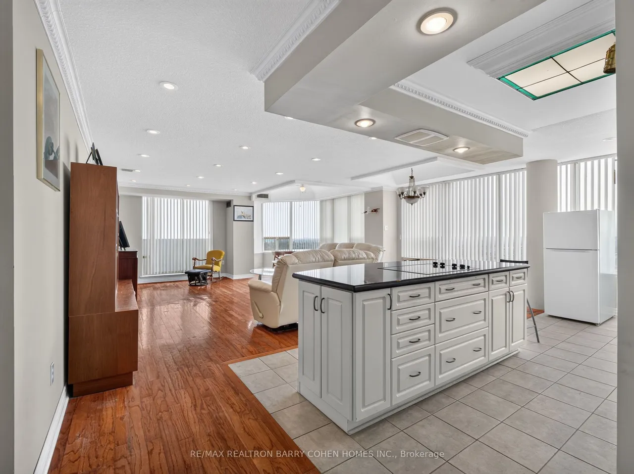 700 Constellation Drive — photo 2