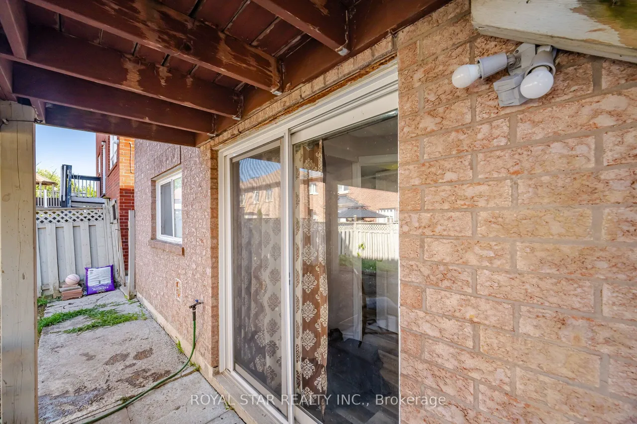 18 Summer Mist Court — photo 49
