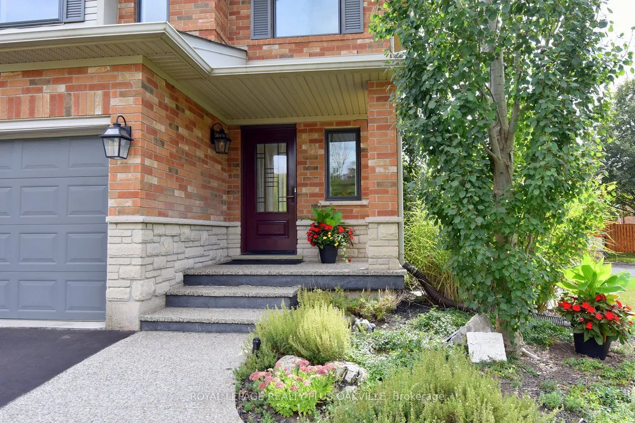 546 Sandcherry Drive — photo 2