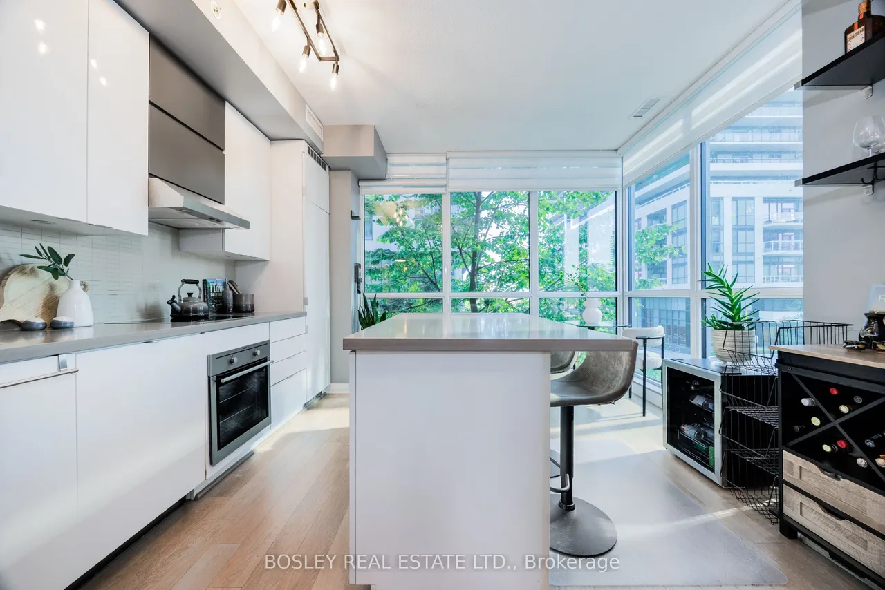 60 Annie Craig Drive — photo 3