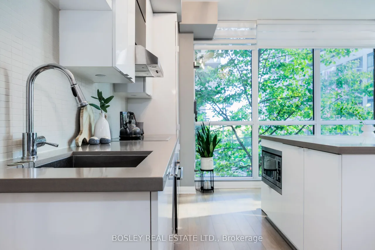 60 Annie Craig Drive — photo 2