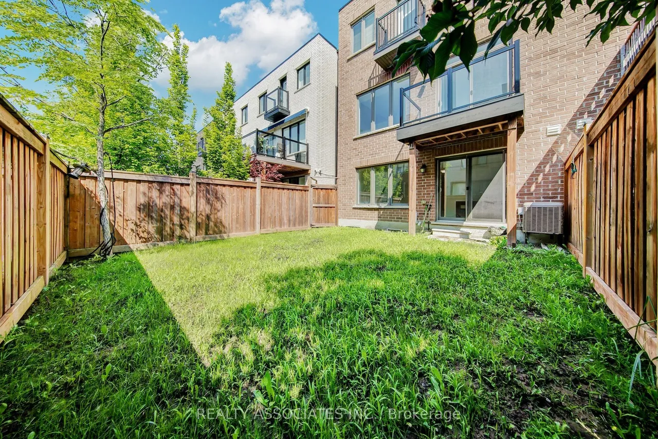 17 Vaudeville Drive — photo 3