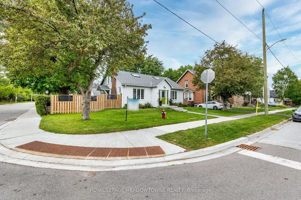 32 Craig Street — photo 2