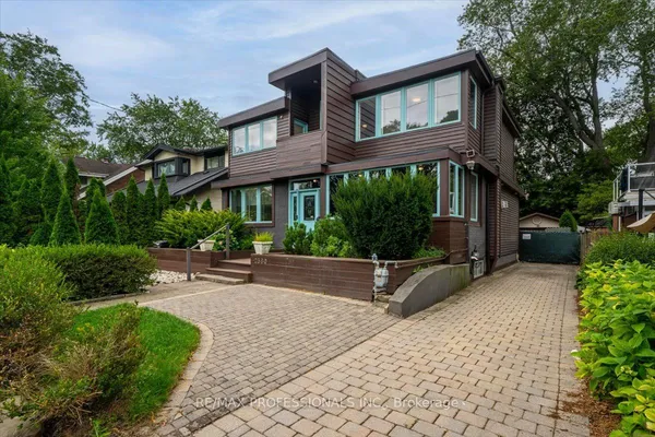 2580 Lake Shore Boulevard W