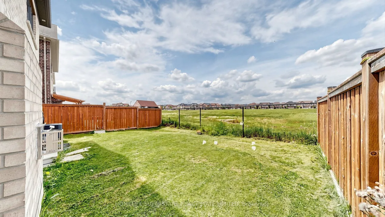 18 Oconnor Crescent — photo 42