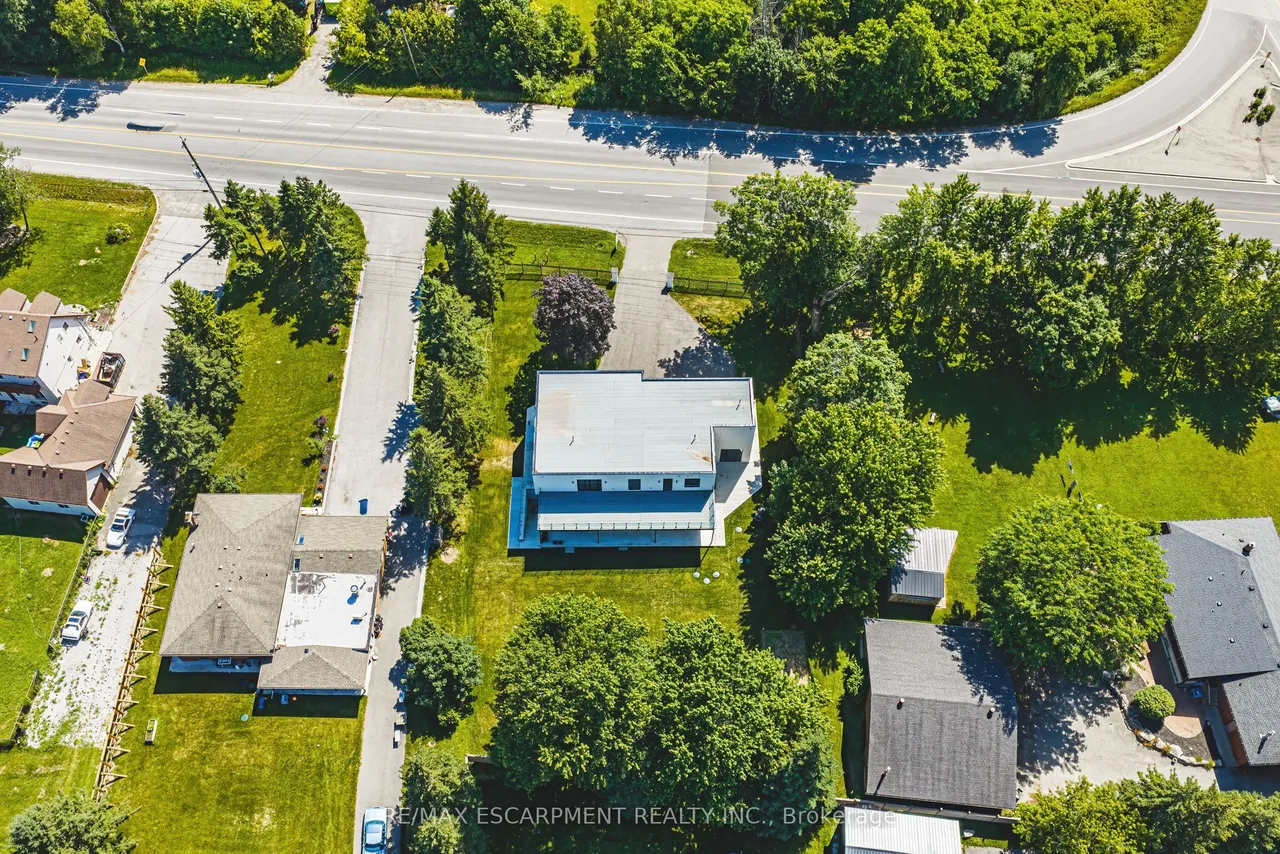 4511 Guelph Line — photo 29
