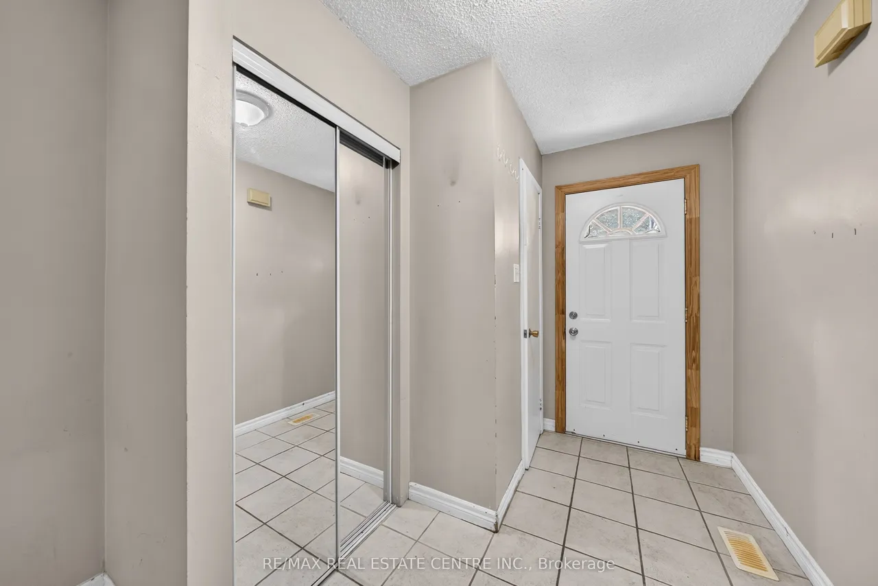 660 Oxford Road — photo 36