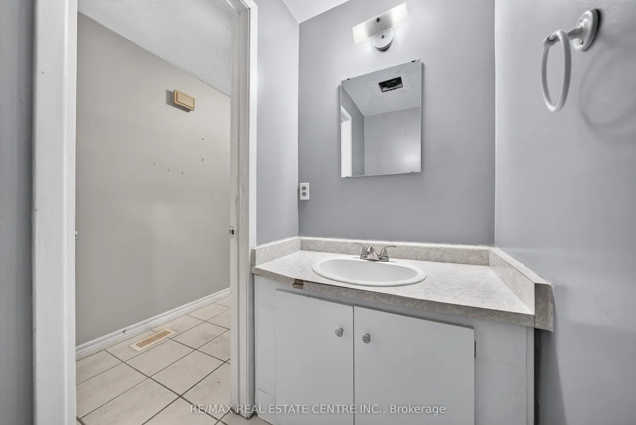 660 Oxford Road — photo 37